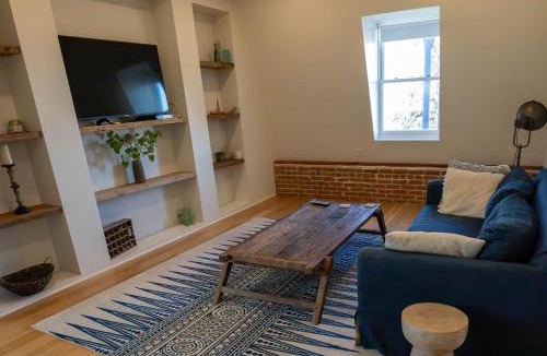 Lander House | Lander Millhouse