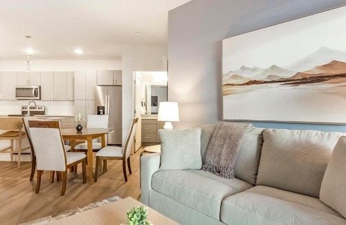 Northgate Apartment | Landing Beautiful 2BD Gym Pool
