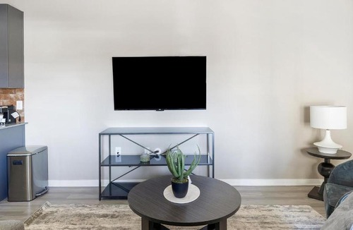 Warehouse District Apartment | Landing Chic 1BD Pool Gym