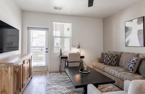 Casa Grande Apartment | Landing Incredible 2BD Pool Gym