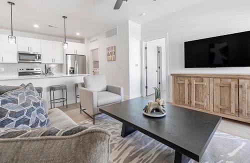Casa Grande Apartment | Landing Incredible 2BD Pool Gym