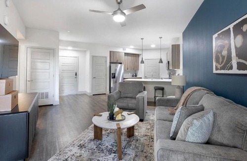 Camelback East Apartment | Landing Modern 1BD Clubhouse Gym