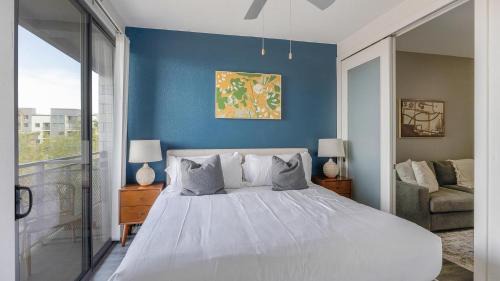 Tempe Apartment | Landing Modern 1BD Clubhouse Rooftop Lounge