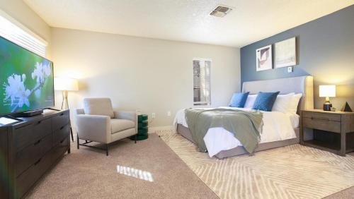 Las Vegas Apartment | Landing Modern Apartment with Amazing Amenities (ID7527X79)