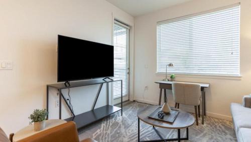 Meridian Apartment | Landing Modern Apartment with Amazing Amenities (ID3104X13)