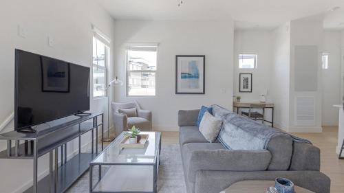 Casas Adobes Apartment | Landing Stunning 1BD Pool