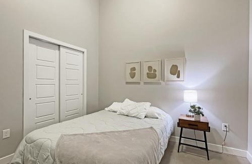 Downtown Des Moines Apartment | Large 1 Bed apt in the Heart of Downtown