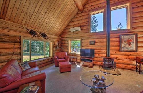 Sagle House | Large Cabin w/Fire Pit + Grill on 34 Acres!