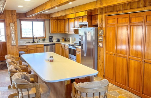 Pinedale Cabin | Large cabin with amazing views, mountains, sunsets, and wildlife.