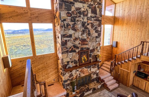 Pinedale Cabin | Large cabin with amazing views, mountains, sunsets, and wildlife.