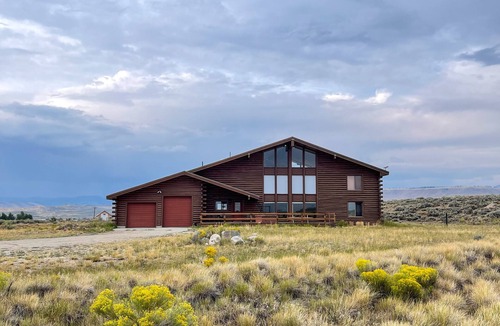 Pinedale Cabin | Large cabin with amazing views, mountains, sunsets, and wildlife.
