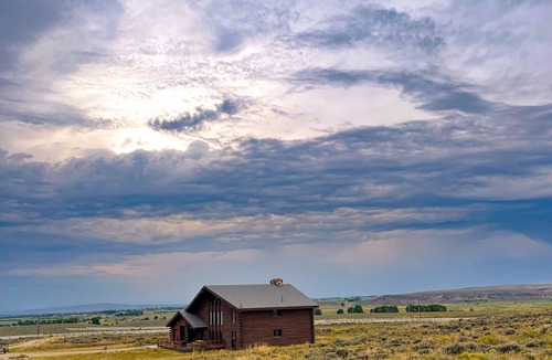 Pinedale Cabin | Large cabin with amazing views, mountains, sunsets, and wildlife.
