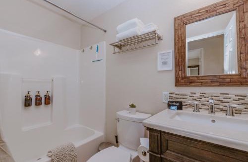 Big Bear Lake House | Large, centrally located, 10 min walk to slopes