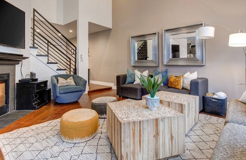Cottonwood Heights Condo | Large condo w/gas fireplace, private hot tub, gourmet kitchen, foosball