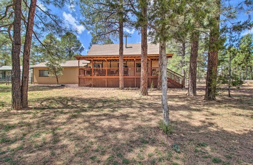 Show Low House | Large Deck, Grill: Pet-Friendly Show Low Retreat!