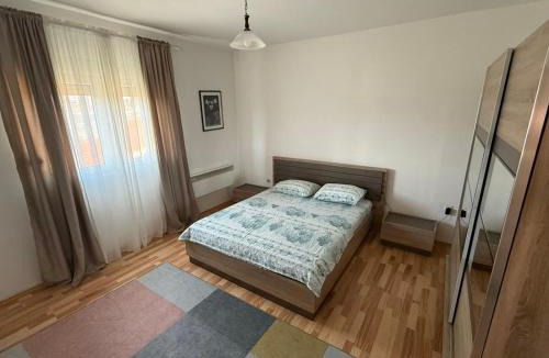 Mahala Apartment | Large Three-Bedroom Apartment 2 Min from Airport