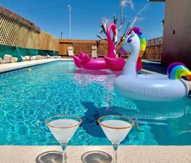 Las Vegas House | Las Vegas home big Pool 2300ft 3 beddroom