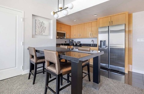 Las Vegas Condo | Las Vegas | Pool & Strip Access | Contemporary City Stay