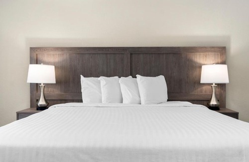 Las Vegas Hotel | Las Vegas Serene Hotel