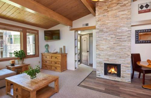 Snowmass Village House | Latitude Loft Aspenwood #K20 Studio1B