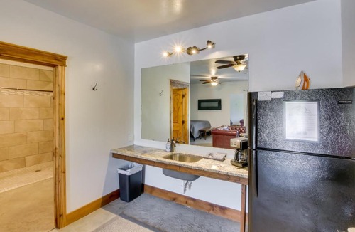 Lava Hot Springs Apartment | Lava Hot Springs Studio w/Views, Walk to River