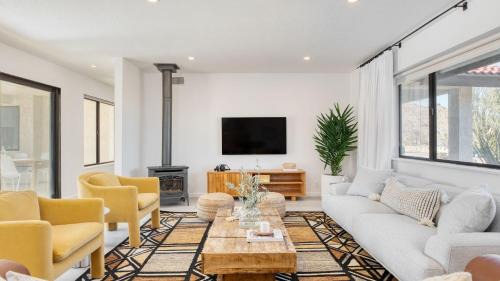 Yucca Valley House | Lava Rocks by AvantStay