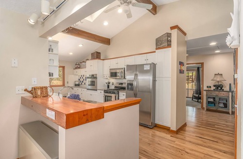 Estes Park Cabin | Lazy Elk Retreat - Single Level Log Cabin - Near Rocky Mountain National Park -- 20-NCD0346