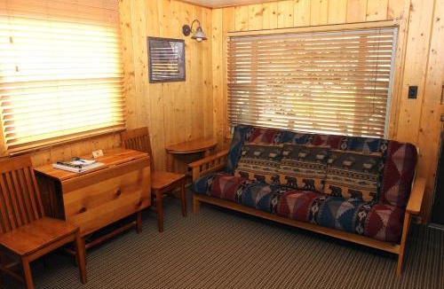 Estes Park Apartment | Lazy R Cottages- 1 apts