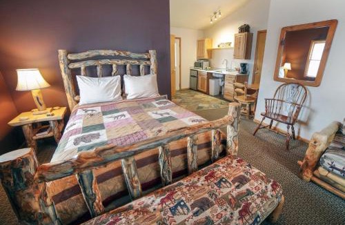 Estes Park House | Lazy R Cottages- 18 cabin
