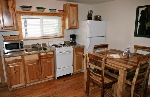 Estes Park House | Lazy R Cottages- 4 cabin