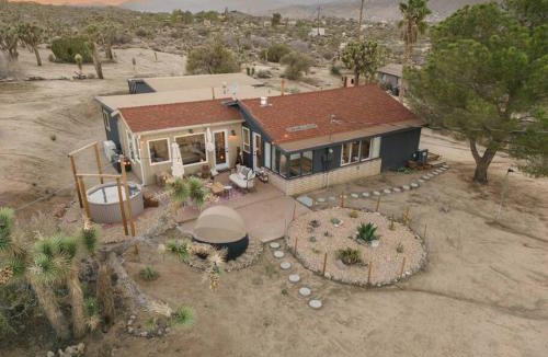 Yucca Valley House | Le bungalow du désert - Stargazing - Cowboy Pool - Spa - Firepit - Views - Hike