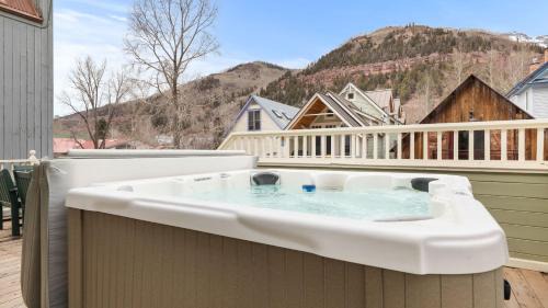 Telluride House | Legacy House by AvantStay