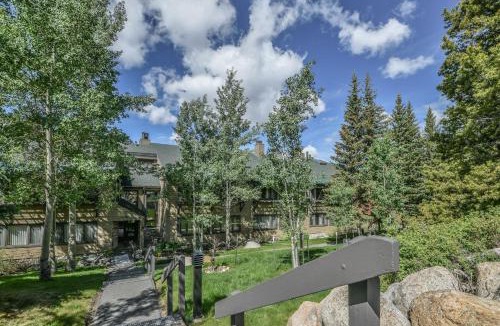 Lakeside Village House | Lenawee 1728 by SummitCove Lodging in Colorado