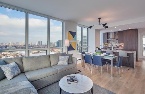 Killgubbin Apartment | Level Chicago - River North