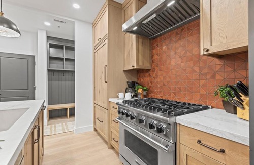 Downtown Park City Apartment | Lift Lodge 103 Walk to Ski Lift Hot Tub KBM
