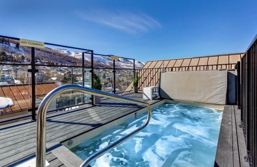 Downtown Park City Apartment | Lift Lodge 103 Walk to Ski Lift Hot Tub KBM