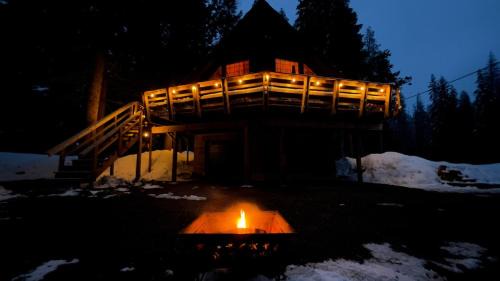 Ponderosa House | Little Bear Lodge, Located in Ponderosa California