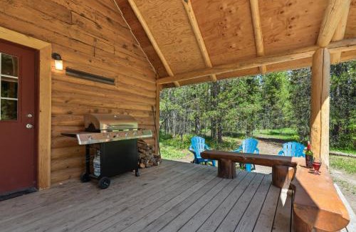 Island Park House | Little Fox by KABINO Fire Pit Large Yard Loft with Low Ceiling Grill WiFi