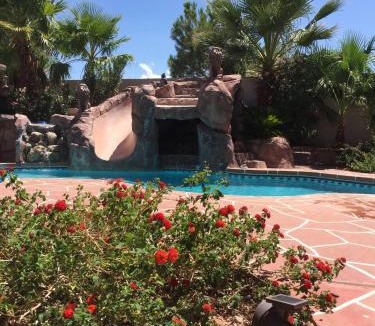 Las Vegas Villa | Little Paradise in Las Vegas with pool