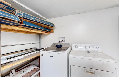Littleton House | Littleton 3 Bedroom King Beds Remodeled Lower Unit