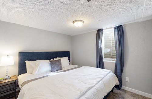 Littleton House | Littleton 3 Bedroom King Beds Remodeled Lower Unit