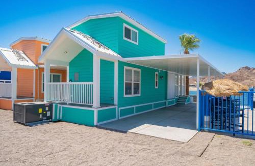 Parker Strip House | Livin' the Dream, Front Row at Road Runner
