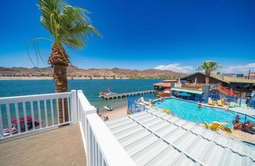 Parker Strip House | Livin' the Dream, Front Row at Road Runner