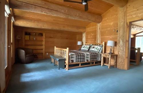 Boundary County House | Living Well Lodge with Panoramic Views