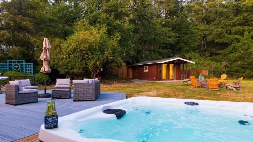 Oak Harbor House | Lodge at Deception Pass by AvantStay