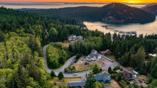 Oak Harbor House | Lodge at Deception Pass by AvantStay