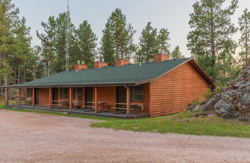 Hill City Hotel | Lodge at Palmer Gulch