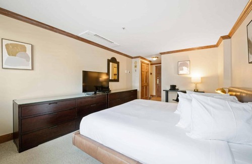 Vail Hotel | Lodge Tower 295