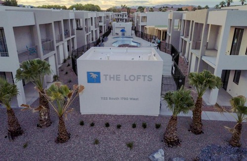 St. George Hotel | Lofts 13 4-bedroom Modern Loft Steps From The Pool 2