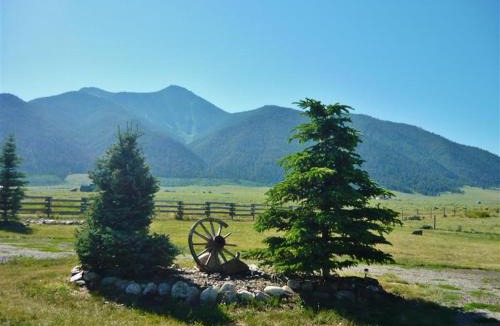 Cameron House | Log Cabin Cameron, South Madison River Area